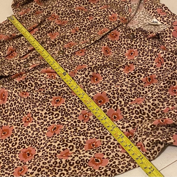 Ivy Jane Multicolor Size XS Button Up Long Sleeve Wrap Hemline Made in USA - Picture 7 of 8